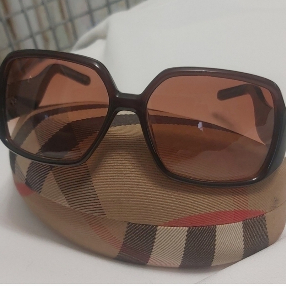 Burberry Sunglasses - Picture 2 of 10